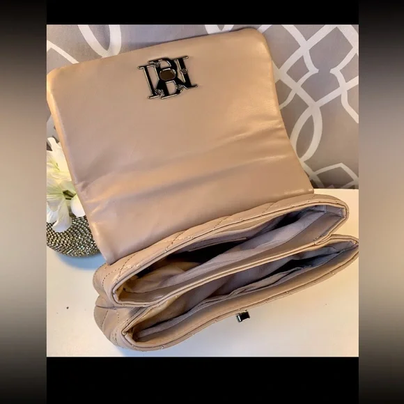 SOLD NWT Badgley Mischka Quilted Messenger Vegan Leather bag  in Taupe - Picture 6 of 14